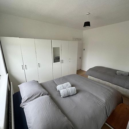 Nice Triple Room At 2 Iveragh Rd-7 都柏林 外观 照片