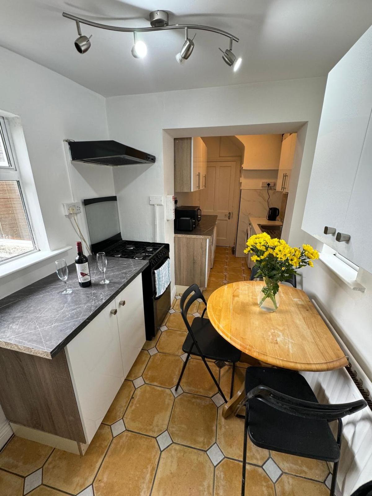 Nice Triple Room At 2 Iveragh Rd-7 都柏林 外观 照片